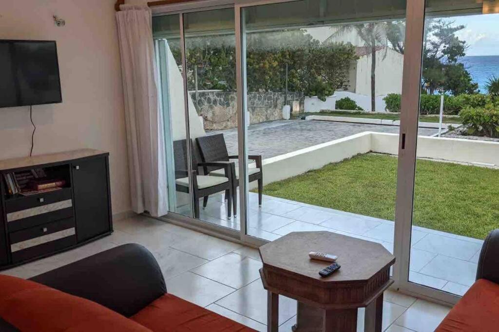 Oceanfront, Entire Appartement